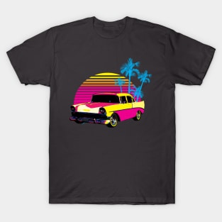 Retro classic car with sunset and palm trees T-Shirt